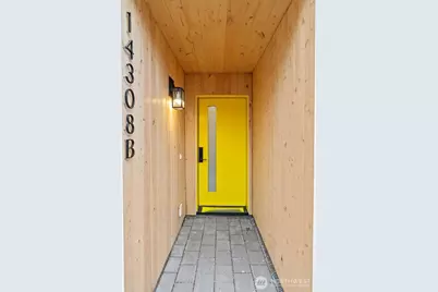 14308 Roslyn Place N #B, Seattle, WA 98133 - Photo 2