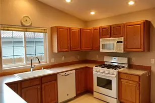 310 E Tanglewood Dr, Moses Lake, WA 98837 - Photo 4