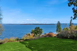 7946 Grand Ave NE, Bainbridge Island, WA 98110 - Photo 2