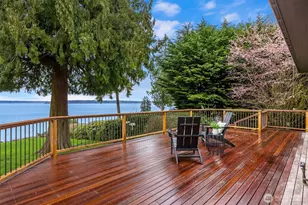 7946 Grand Ave NE, Bainbridge Island, WA 98110 - Photo 2