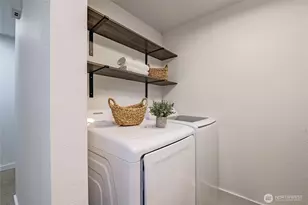 1607 102nd Pl NE, Bellevue, WA 98004 - Photo 14