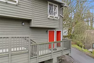 301 W Raye St, Seattle, WA 98119 - Photo 28