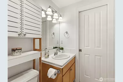 301 W Raye Street #201, Seattle, WA 98119 - Photo 20