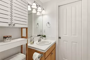 301 W Raye St, Seattle, WA 98119 - Photo 20