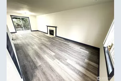 15323 31 Avenue W, Lynnwood, WA 98087 - Photo 2