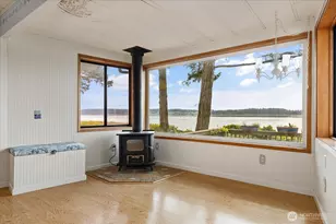 1677 Penn Cove Rd, Oak Harbor, WA 98277 - Photo 10