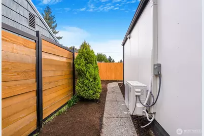 7934 SW 20th Avenue, Seattle, WA 98106 - Photo 16