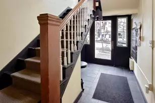 901 NE 43rd St, Seattle, WA 98105 - Photo 4