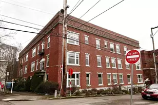 901 NE 43rd St, Seattle, WA 98105 - Photo 2