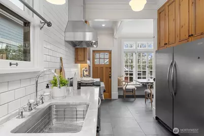 610 16th Avenue E, Seattle, WA 98112 - Photo 16