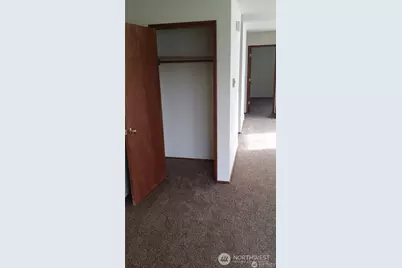 906 S 22nd Court, Mount Vernon, WA 98274 - Photo 8