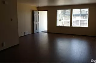 906 S 22nd Ct, Mount Vernon, WA 98274 - Photo 4