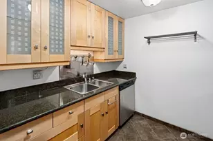 710 N 160th St, Shoreline, WA 98133 - Photo 4