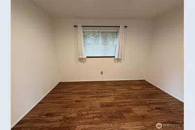 12043 Bartlett Avenue NE, Seattle, WA 98125 - Photo 22