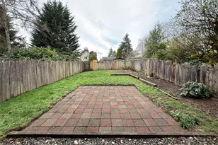 12043 Bartlett Ave NE, Seattle, WA 98125 - Photo 24