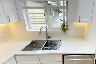 12043 Bartlett Ave NE, Seattle, WA 98125 - Photo 8