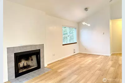 12043 Bartlett Avenue NE, Seattle, WA 98125 - Photo 18