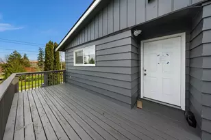 800 E Maple St, Bellingham, WA 98225 - Photo 6