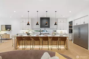 218 163rd Pl SE, Bellevue, WA 98008 - Photo 2