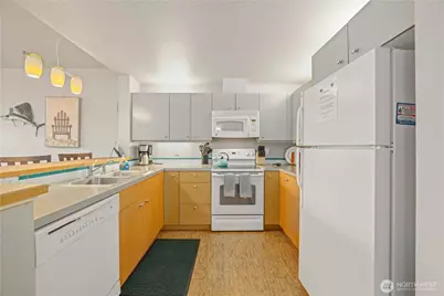 2220 W Woodin Avenue #106, Chelan, WA 98816 - Photo 10
