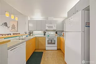 2220 W Woodin Ave, Chelan, WA 98816 - Photo 10