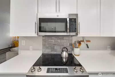 1729 18th Avenue #201, Seattle, WA 98122 - Photo 16