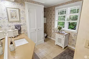 10506 Robin Hood Dr, Edmonds, WA 98020 - Photo 18