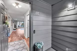 1819 N 107th St, Seattle, WA 98133 - Photo 2