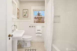 917 E Allison St, Seattle, WA 98102 - Photo 24