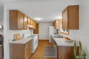 1975 Wilson Ave, Enumclaw, WA 98022 - Photo 10