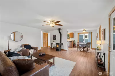 1975 Wilson Avenue, Enumclaw, WA 98022 - Photo 4