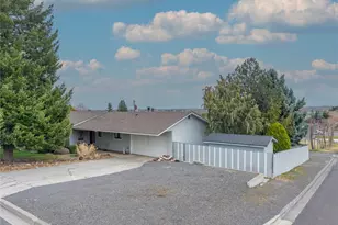 914 Roosevelt Blvd, Ephrata, WA 98823 - Photo 2