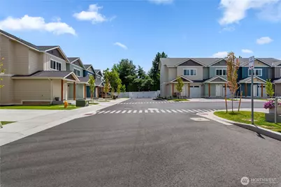 1030 Finch Lane #E2, Wenatchee, WA 98801 - Photo 2