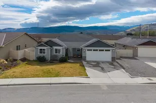 2164 Maryhill St SE, East Wenatchee, WA 98802 - Photo 2