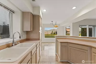 2305 W Woodin Ave #2E, Chelan, WA 98816 - Photo 6