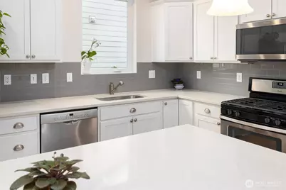 139 S 47th Street, Mount Vernon, WA 98274 - Photo 6