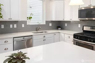 139 S 47th St, Mount Vernon, WA 98274 - Photo 6