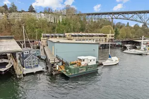 2706 Westlake Ave N, Seattle, WA 98109 - Photo 6