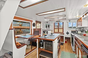 2706 Westlake Ave N, Seattle, WA 98109 - Photo 10