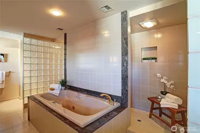 80 Vine Street #602, Seattle, WA 98121 - Photo 26