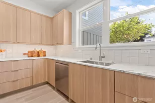 7350 22nd Ave NW, Seattle, WA 98117 - Photo 10