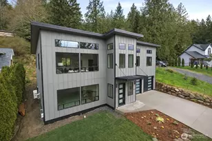 647 Rainbow Dr, Sedro Woolley, WA 98284 - Photo 2