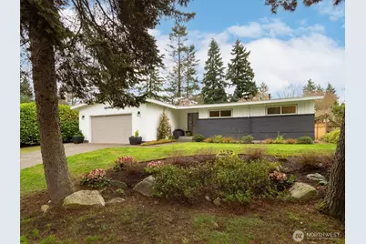 13744 Ashworth Avenue N, Seattle, WA 98133 - Photo 2