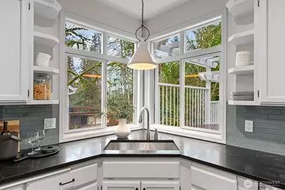 10810 177th Court NE, Redmond, WA 98052 - Photo 10