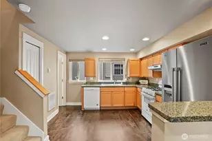 6342 5th Ave NE, Seattle, WA 98115 - Photo 8