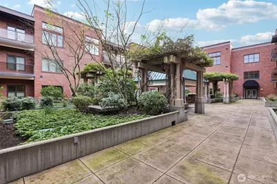 300 W 8th Street #209, Vancouver, WA 98660 - Photo 32