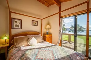 239 Shoreland Dr, Lopez Island, WA 98261 - Photo 16