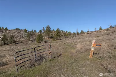 223 Cameron Lake Loop #T, Okanogan, WA 98840 - Photo 2