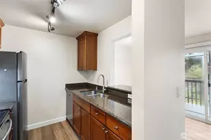 14200 SE 6th St, Bellevue, WA 98007 - Photo 8