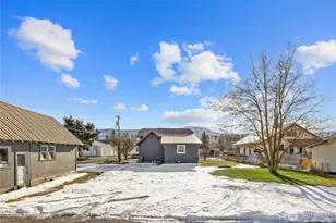 515 E 1st St, Cle Elum, WA 98922 - Photo 28